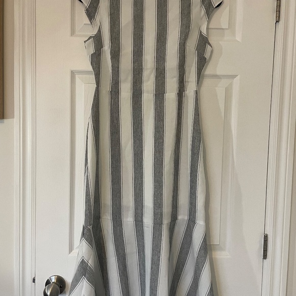 Women's Formal Linen-style Dress with Belt - Picture 3 of 6